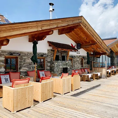 Hotel Schneekarhütte *