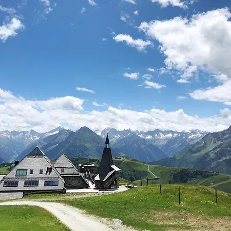 Hotel Schneekarhütte *